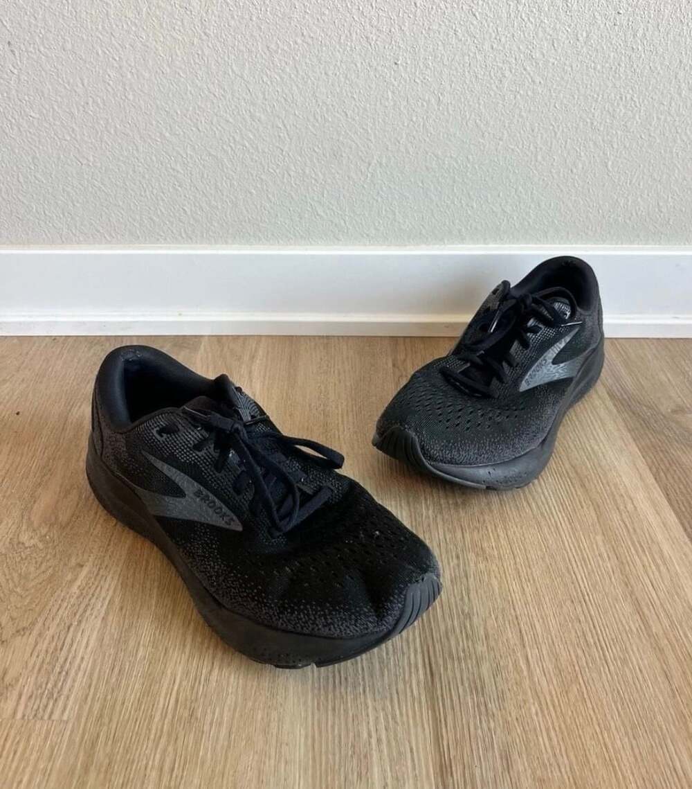 Brooks, Ghost 16, All Black Running/Walking Shoes, Supportive, Mens 9.5